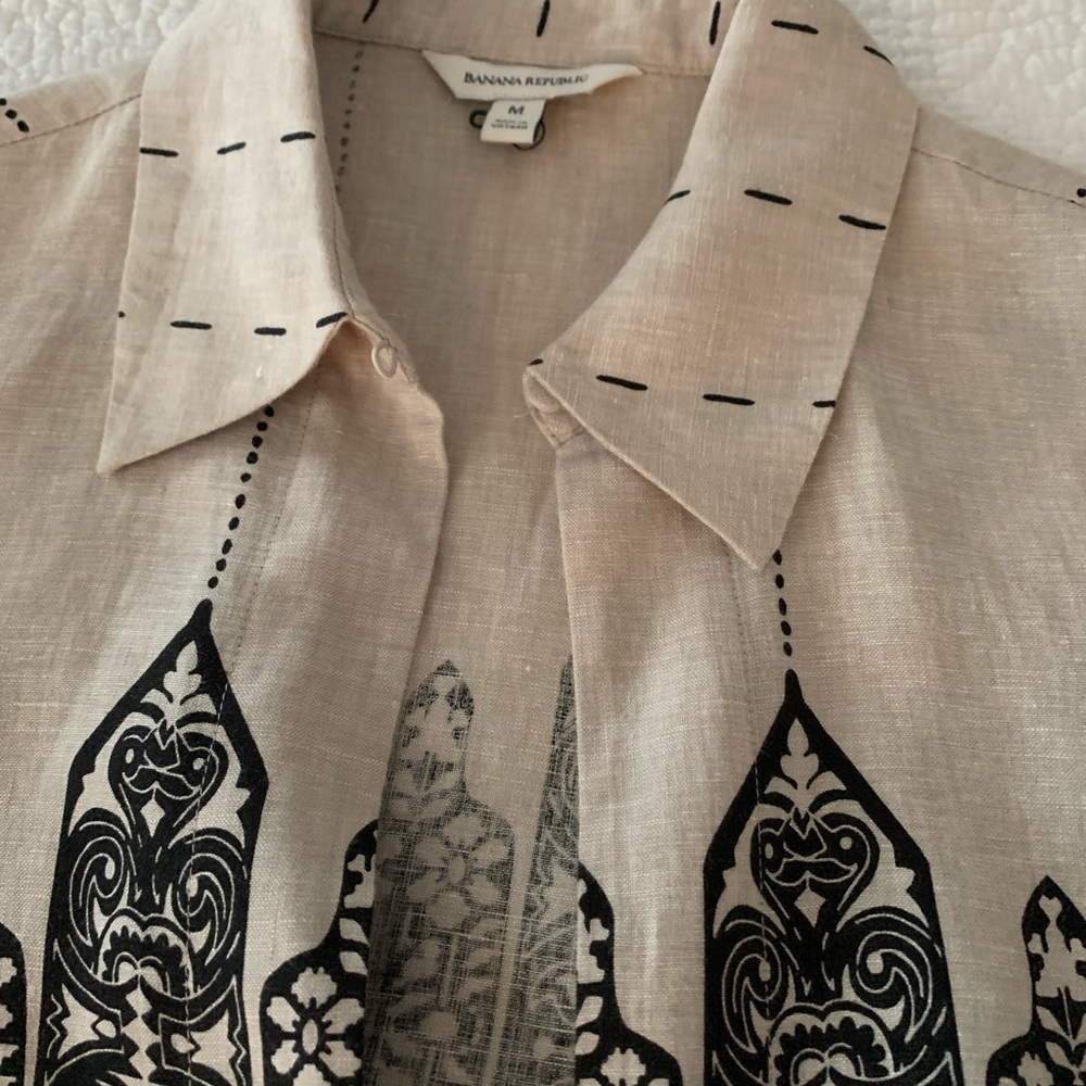 Banana Republic NWOT 100% Linen top/cropped jacket with Black Accents